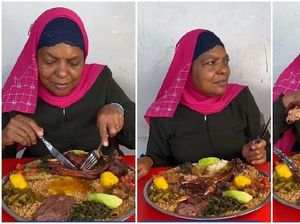 Tak Biasa Makan Pakai Pisau Garpu, Wanita Ini Makan Pakai Tangan di Restoran