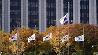 Presiden Korea Selatan Yoon Suk telah mengeluarkan pengumuman masa berkabung nasional sampai batas waktu yang tidak ditentukan.