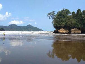 10 Destinasi Liburan di Trenggalek yang Wajib Dikunjungi