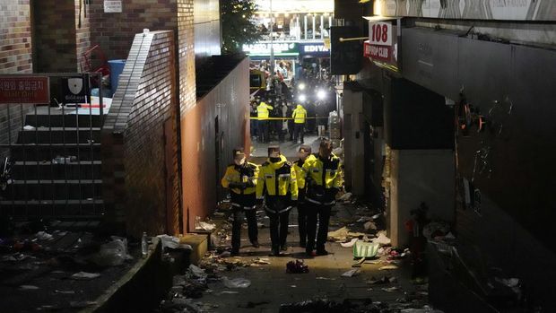 Pesta Halloween yang awalnya semarak berubah menjadi tragedi di Korea Selatan. Lokasi pesta itu berada di gang sempit di Itaewon.