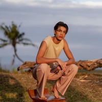 Walaupun baru berusia 15 tahun namun anak Maudy Koesnaedi itu memang sudah terlihat begitu tinggi. Ditambah dengan paras blasteran Indonesia dan Belanda yang didapatkan dari kedua orangtuanya, penampilan Eddy pun sukses bikin terpana. Foto: Instagram/@eddy_mm