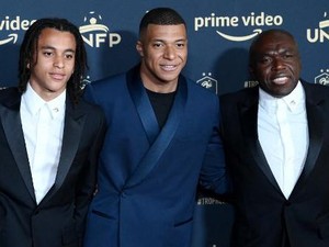 Adik Mbappe Jalani Debut Latihan Bareng Skuad Utama PSG