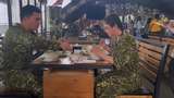 Ngamuk Dihujat Netizen, Ini Momen Dewi Perssik Makan Bareng Aldi Taher