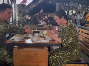 Ngamuk Dihujat Netizen, Ini Momen Dewi Perssik Makan Bareng Aldi Taher