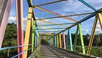 Jembatan Pelangi, Selfie dengan Pemandangan Bawah Kaki Gunung Mareje