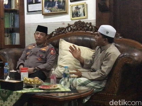 Momen Kapolri Temui Ulama Pimpinan Ponpes dan Pemuka Agama di Rembang