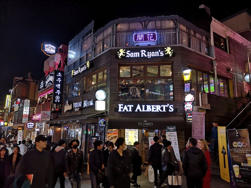 Kawasan Itaewon di Seoul, Korea Selatan