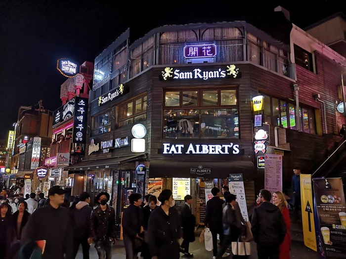 Kawasan Itaewon di Seoul, Korea Selatan