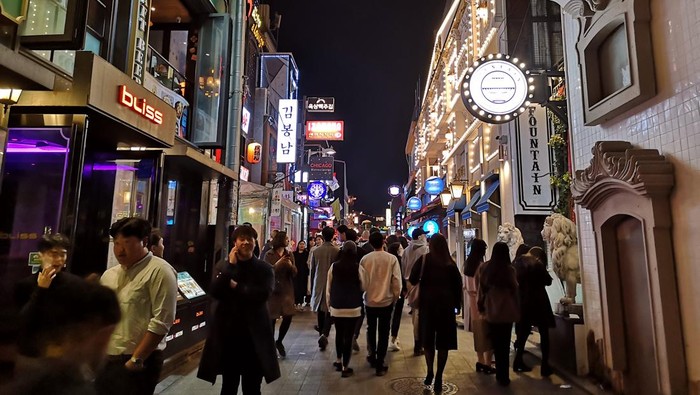 Kawasan Itaewon di Seoul, Korea Selatan