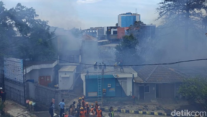 Kebakaran di Jl Kebayoran Lama Jakbar Hari Ini: Lokasi dan Kondisi Terkini