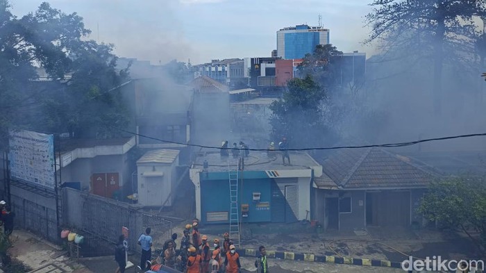 Kebakaran di Jl Kebayoran Lama Jakbar.