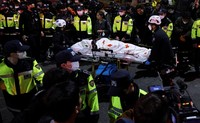 Pesta Hallowen yang digelar di Itaewon, Korea Selatan berubah menjadi tragedi mengenaskan. Saat ini korban tewas bertambah menjadi 151 orang.