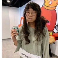 Kamu juga bisa berpura-pura jadi orang yang patah hati di drama Korea.Foto: Twitter