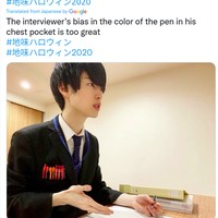 Pria ini menjadi seorang pewawacara yang kebanyakan menyimpan pulpen di kantongnya.Foto: Twitter