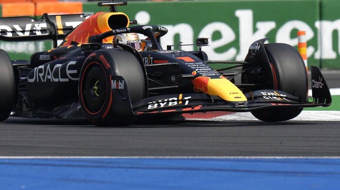Red Bull driver Max Verstappen, of the Netherlands, drives his race car during the qualifying run of the Formula One Mexico Grand Prix at the Hermanos Rodriguez racetrack in Mexico City, Saturday, Oct. 29, 2022. (AP Photo/Moises Castillo)