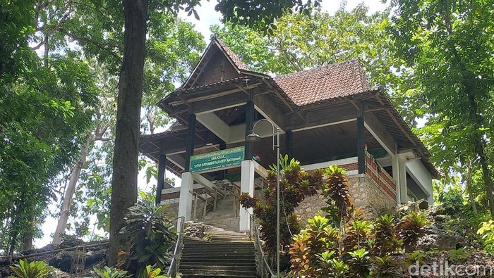 Makam Syekh Nasher atau Eyang Singomodo di Sragen. Foto diunggah pada Minggu (30/10/2022).