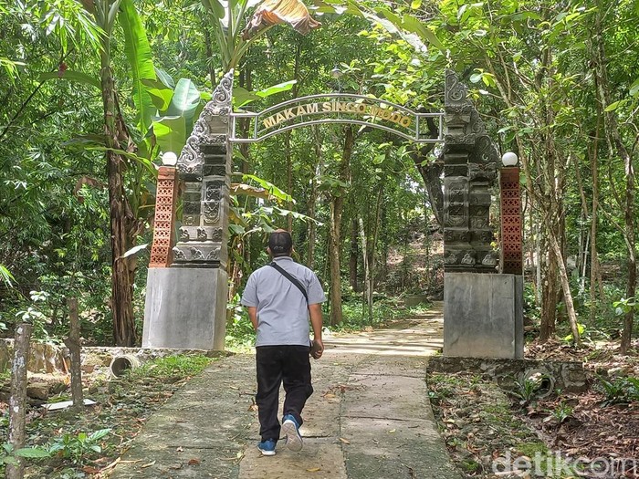 Makam Syekh Nasher atau Eyang Singomodo di Sragen. Foto diunggah pada Minggu (30/10/2022).