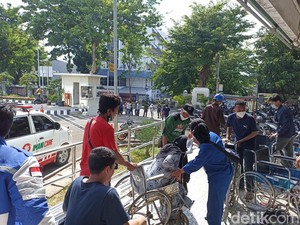 Damkar Jakbar Pastikan RS Permata Hijau Aman, Pasien Kembali ke Ruang Rawat