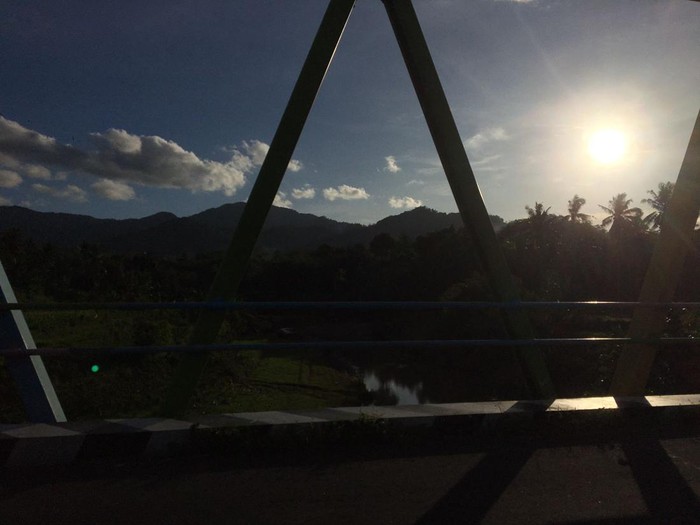 Pemandangan dari Jembatan Pelangi di Desa Banyu Urip, Kecamatan Gerung Lombok Barat, NTB.