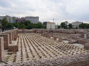 Orang Romawi yang Suka Mandi dan Bikin Pemandian