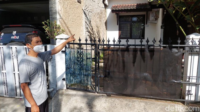 Warga menunjukkan rumah PRT di KBB Disiksa dan Disekap