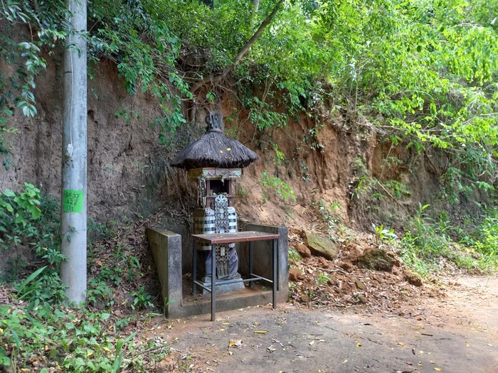Perumahan terbengkalai di Kelurahan Liligundi, Kecamatan Buleleng, Kabupaten Buleleng, Bali.