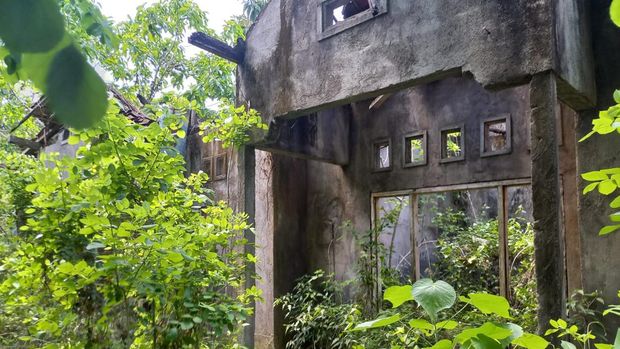 Perumahan Terbengkalai di Kelurahan Liligundi, Kecamatan Buleleng, Kabupaten Buleleng, Bali, yang terkenal angker.