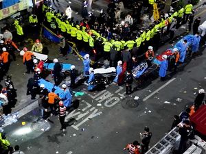 Cerita Tentara AS Lihat Orang Berjatuhan di Gang Sempit Itaewon