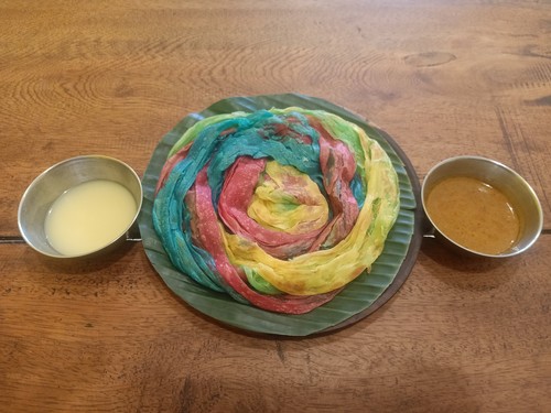 Roti canai rainbow dengan 4 warna dan 4 rasa di Denpasar