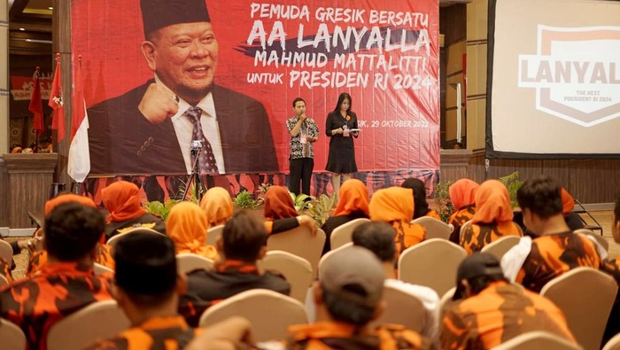 Saat Pemuda Gresik, Idolakan LaNyalla Presiden 2024 Dukungan kepada Ketua Dewan Perwakilan Daerah Republik Indonesia (DPD RI), AA LaNyalla Mahmud Mattalitti sebagai Presiden RI Tahun 2024 terus mengalir bagi berbagai kalangan masyarakat, kali ini giliran Pemuda Gresik menyuarakan dukungan tersebut.