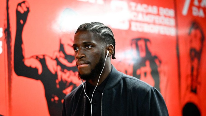 LISBON, PORTUGAL - OCTOBER 25: Samuel Iling-Junior of Juventus arrives at the stadium prior to the UEFA Champions League group H match between SL Benfica and Juventus at Estadio do Sport Lisboa e Benfica on October 25, 2022 in Lisbon, Portugal. (Photo by Daniele Badolato - Juventus FC/Juventus FC via Getty Images)