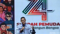 Namun bukan sekadar main, dari olahraga basket Sandiaga banyak mengambil pelajaran yang dia pegang selama perjalanan hidup dan sampai hari ini. Hal ini diungkap menjawab pertanyaan apa yang dilakukannya saat muda hingga bisa mencapai titik sekarang, agar anak muda bisa mencontohnya.