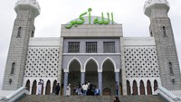Seoul Central Mosque adalah masjid yang dibangun di kawasan Itaewon, Seoul, Korea Selatan. Masjid ini berdiri sebagai bangunan yang megah, besar dan indah.  
