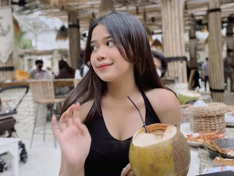 Serunya Brisia Jodie Kulineran Bersama Pacar Baru di Thailand hingga Bali