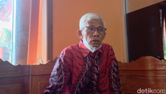 Sesepuh Desa Kandangsapi, Kecamatan Jenar, Kabupaten Sragen, Sukarno. Foto diunggah Minggu (30/10/2022).