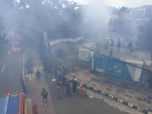 Kebakaran di Jalan Kebayoran Lama Jakbar Padam, Damkar Lakukan Pendinginan