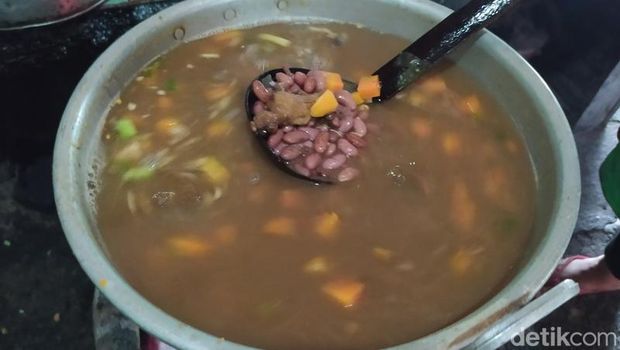 Kuliner khas Magelang, sop senerek yang dibuat dari bahan kacang merah