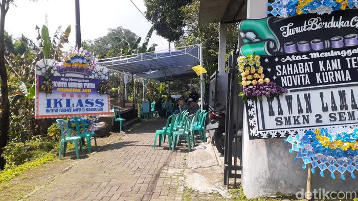 Suasana rumah duka Novita Kurnia Putri di Banyumanik, Semarang, Minggu (30/10/2022).