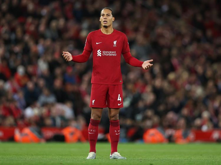Virgil van Dijk Banjir Meme Usai Kalah di Anfield
