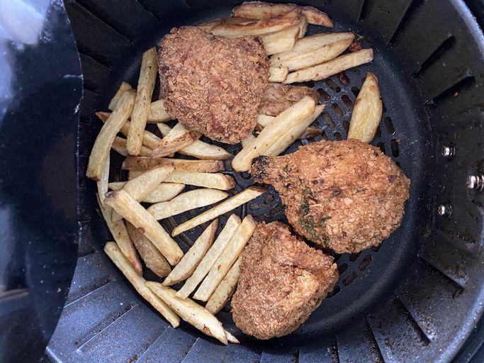 4 Cara Hangatkan Fried Chicken Sisa agar Kembali Renyah