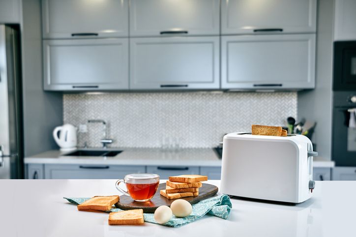 Agar Tak Mengganggu, Hindari Simpan 10 Benda Ini di Atas Meja Dapur