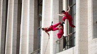 Aerial Dance adalah sebuah subgenre seni tari modern yang sudah ada dari tahun 70-an terutama di Amerika Serikat.