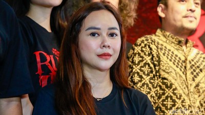 Lirikan Aura Kasih yang Bikin Luluh