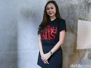 Aura Kasih Curhat Perjuangannya Jadi Orang Tua Tunggal
