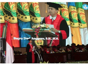 Pengukuhan Prof Bayu Bertabur Begawan, Ada Mahfud Md-Ketua MK