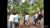 Ojek yang mengantar naik dan turun lokasi Air Terjun