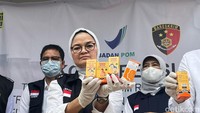 Badan Pengawas Obat dan Makanan RI (BPOM) menindaklanjuti perusahaan farmasi yang produknya tercemar etilen glikol-dietilen glikol. Foto: Khadijah Nur Azizah/detikHealth