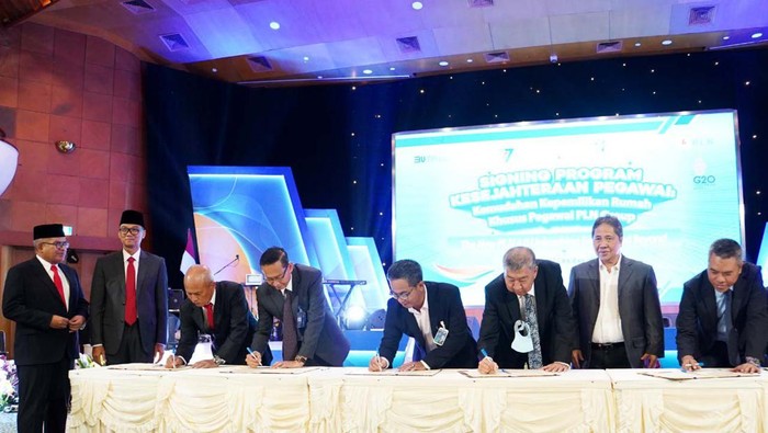 BSI-PLN Kolaborasi Beri Kemudahan Pegawai Miliki Rumah BSI bersinergi dengan PLN. Kerja sama ini memberikan kemudahan fasilitas pegawai PLN untuk memiliki rumah.