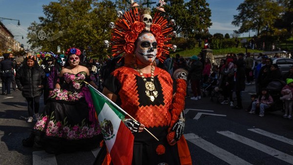 Bukannya Suram, Parade Hari Kematian di New York Ini Digelar Meriah