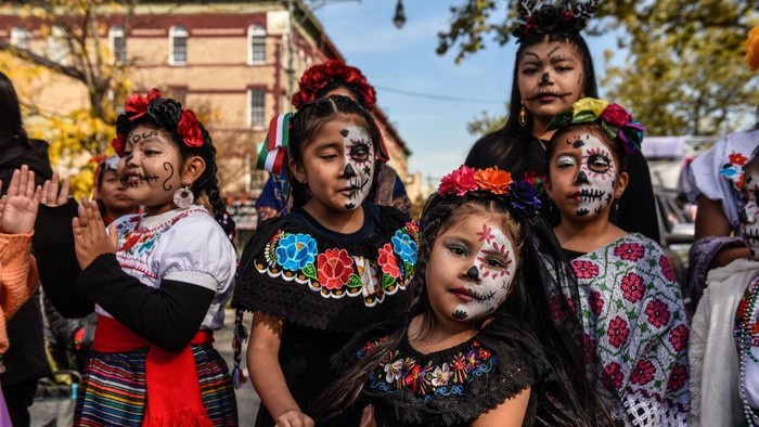 Bukannya Suram, Parade Hari Kematian di New York Ini Digelar Meriah Day of the Dead ini diikuti mulai dari anak-anak sampai lansia.